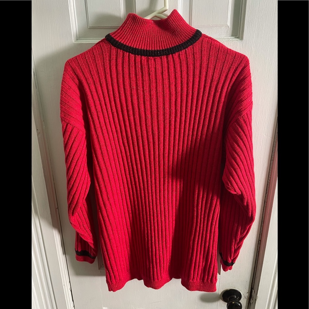 Vintage Linden Women’s Turtle Neck Red Sweater .